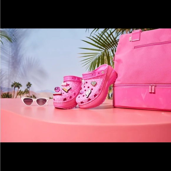 CROCS Shoes - Barbie™ The Movie Mega Crush Clog W7